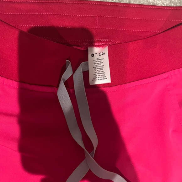 Figs Zamora Jogger Scrub Pants Hot Pink. - Picture 2 of 5
